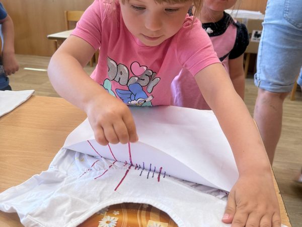 Projektový den: "Létající barvy"