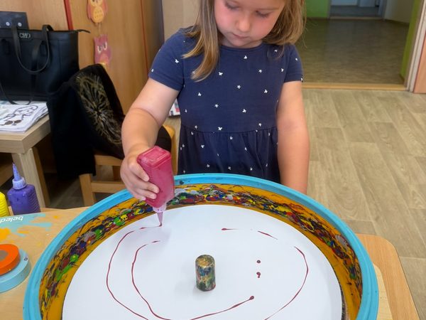 Projektový den: "Létající barvy"